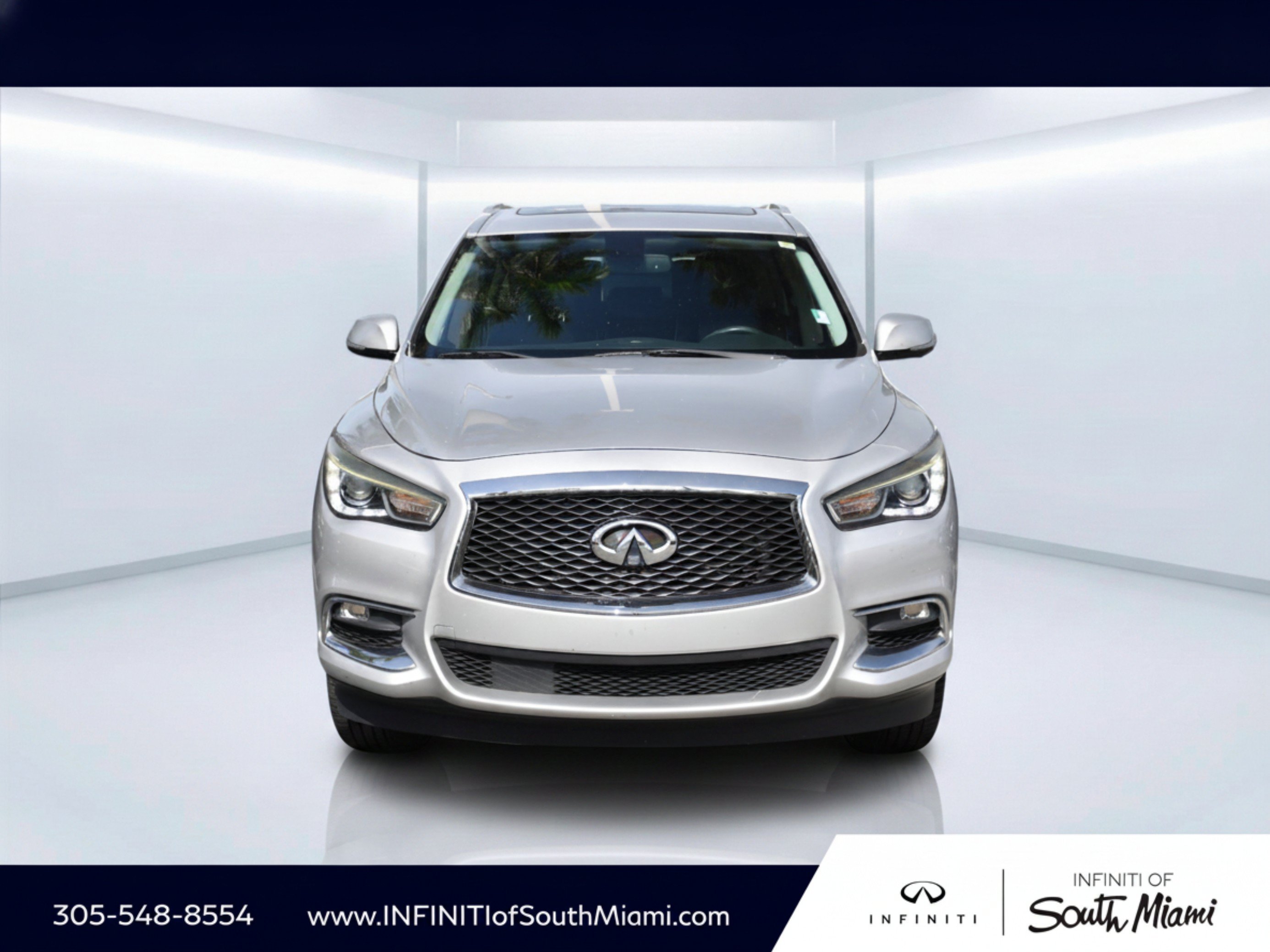 Used 2017 Liquid Platinum INFINITI Base image 2