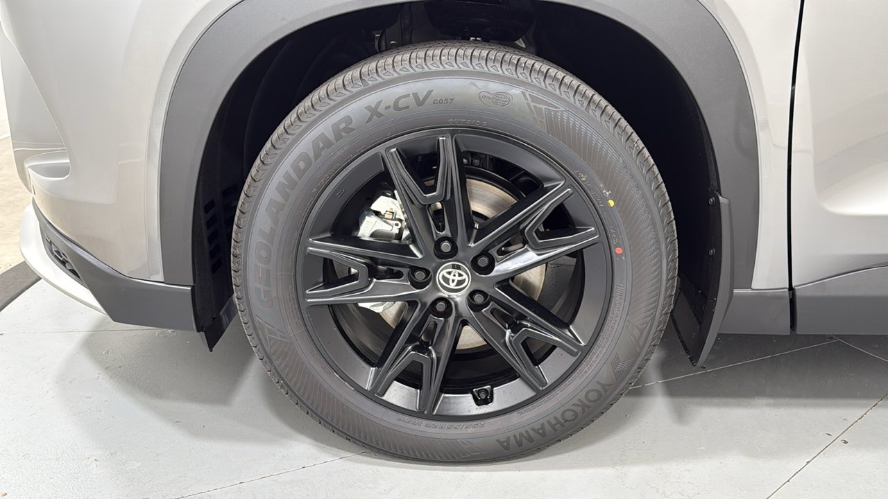 New 2026 Heavy Metal <sup>1</sup> Toyota  MAX Platinum image 25