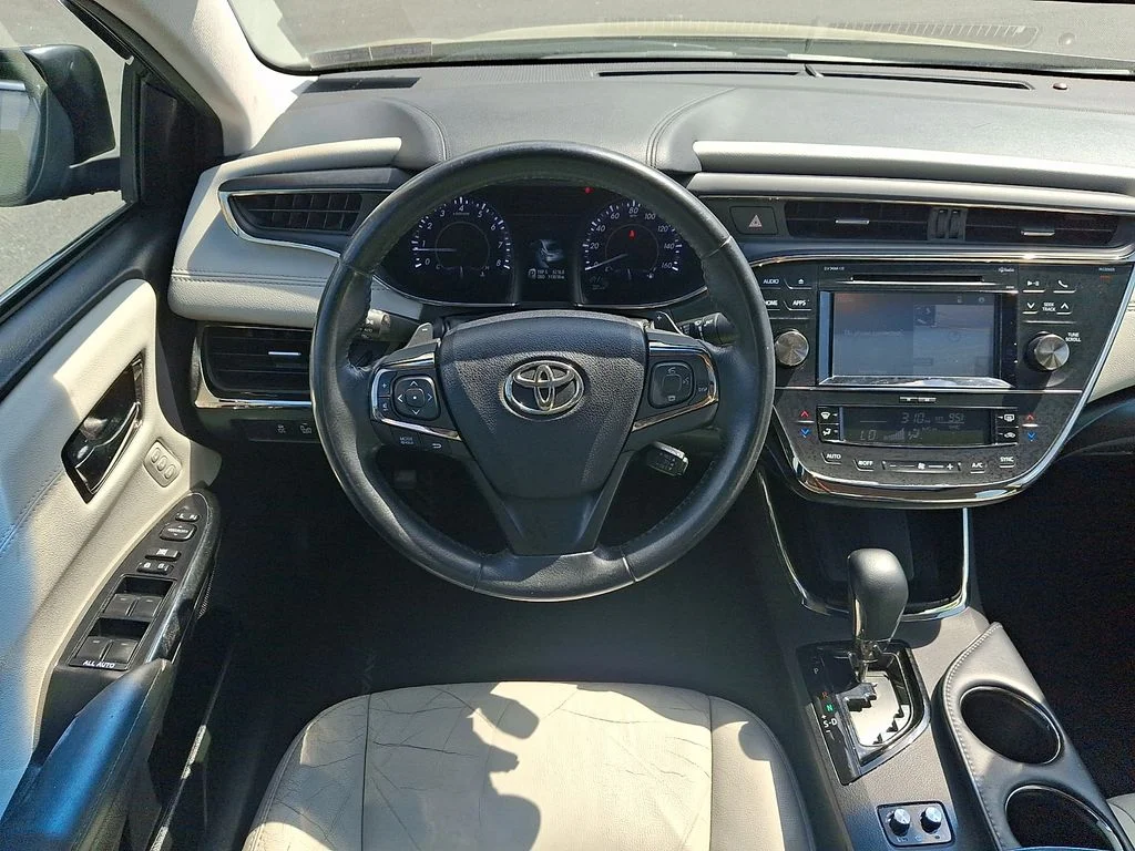 Used 2016 Gray Toyota XLE Premium image 11