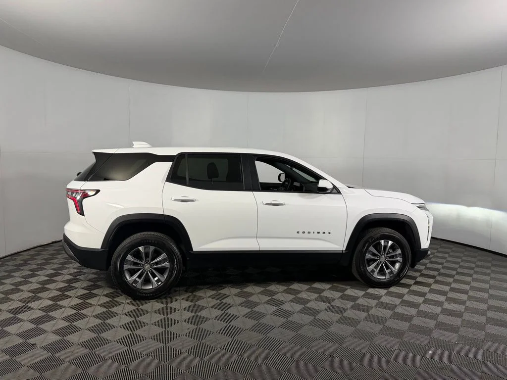 Used 2026 White Chevrolet LT image 3