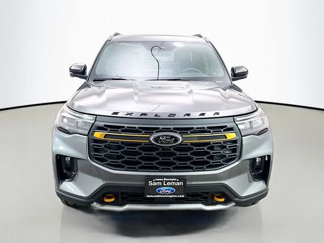 New 2026 Carbonized Gray Metallic Ford Tremor® image 2
