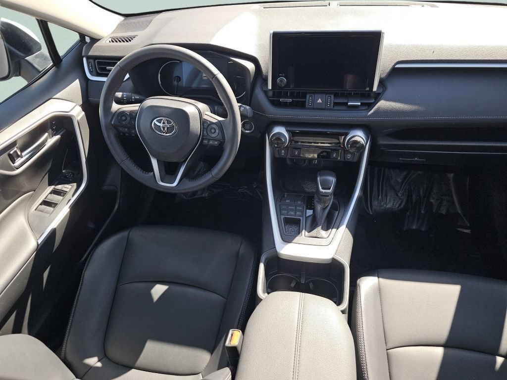 Certified Used 2025 Pearl Toyota XLE Premium image 30