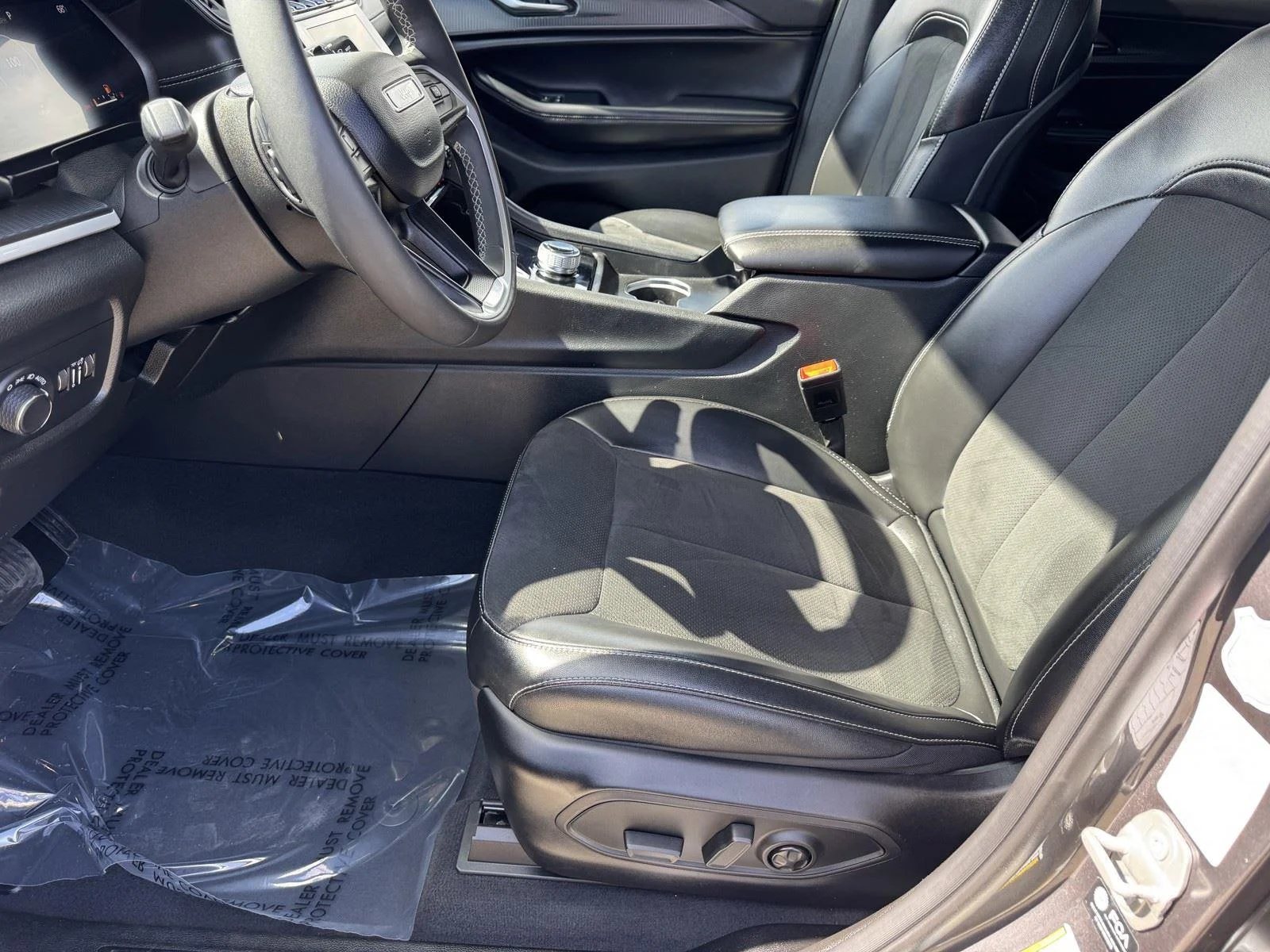 Used 2024 Baltic Gray Metallic Clearcoat Jeep Altitude image 20