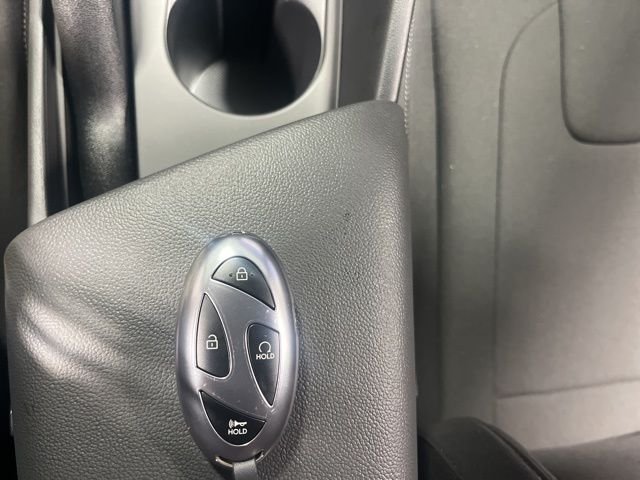 Used 2025 Gray Hyundai SEL Sport image 19