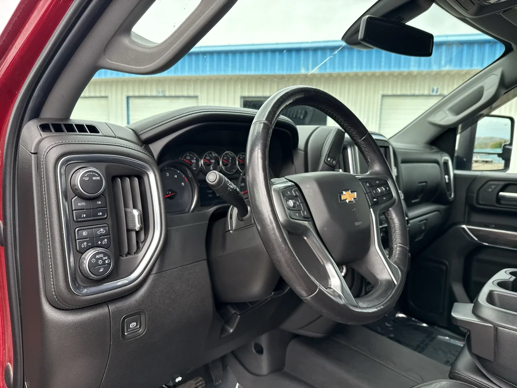 Used 2020 CAJUN RED TINTCOAT Chevrolet LTZ image 9