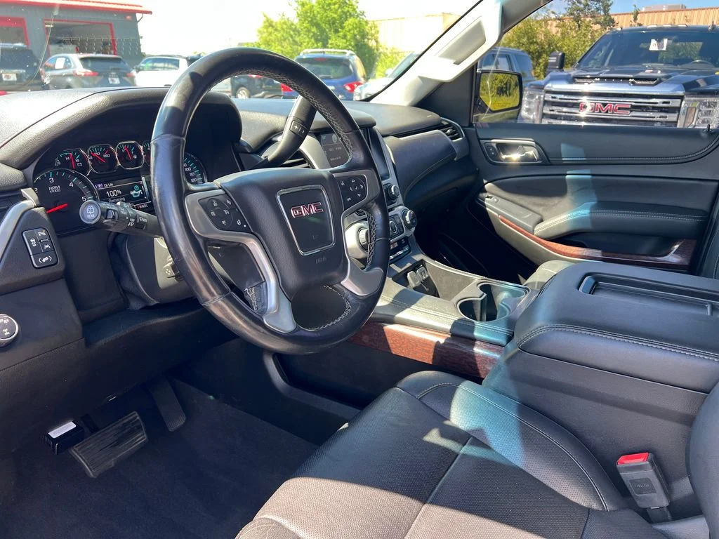 Used 2019 White GMC SLT image 23