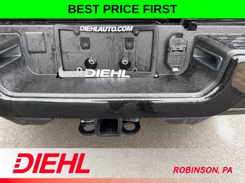 New 2026 Diamond Black Crystal Pearl-Coat Exterior Paint RAM Big Horn image 12