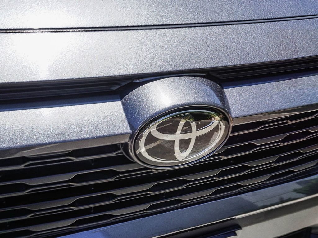 Used 2019 Gray Toyota XLE image 11