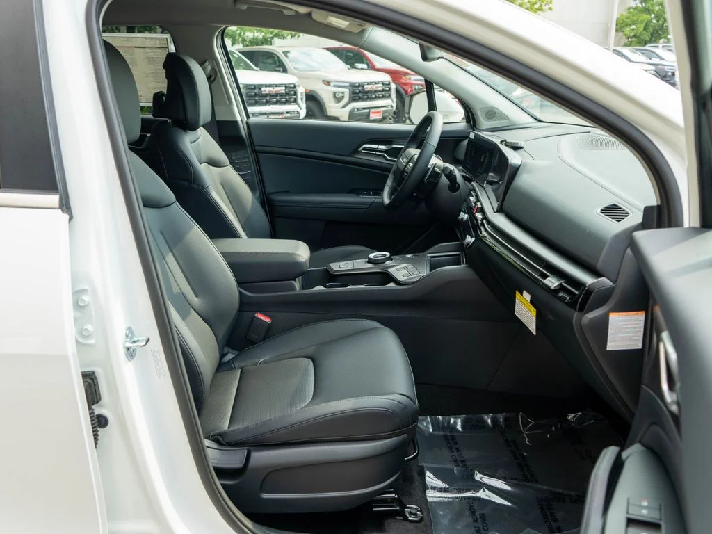 New 2026 Snow White Pearl Kia EX image 10