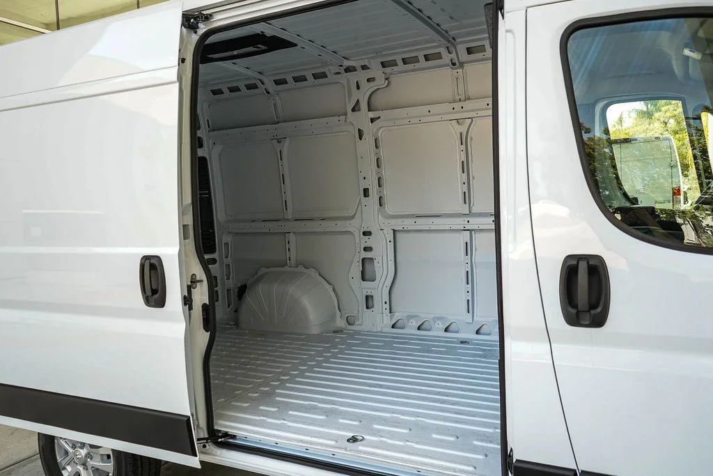 New 2026 Bright White Clear-Coat Exterior Paint RAM High Roof image 15