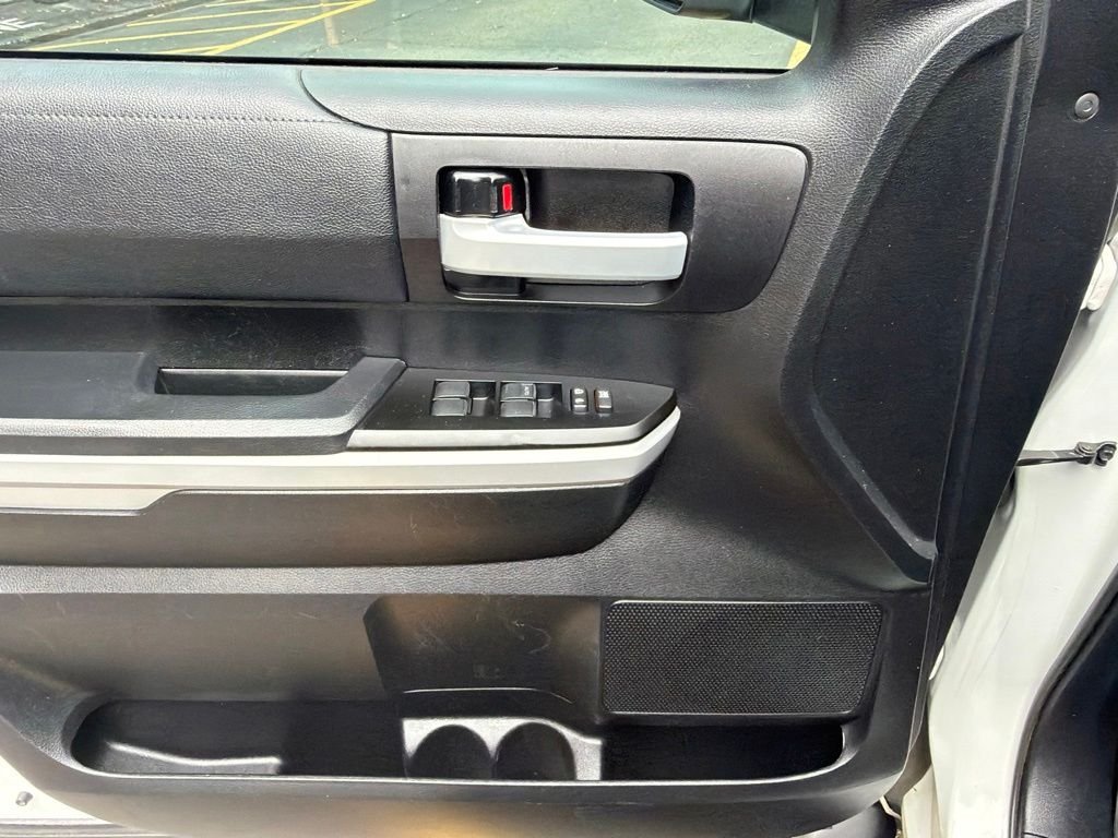 Used 2021 White Toyota SR5 image 18