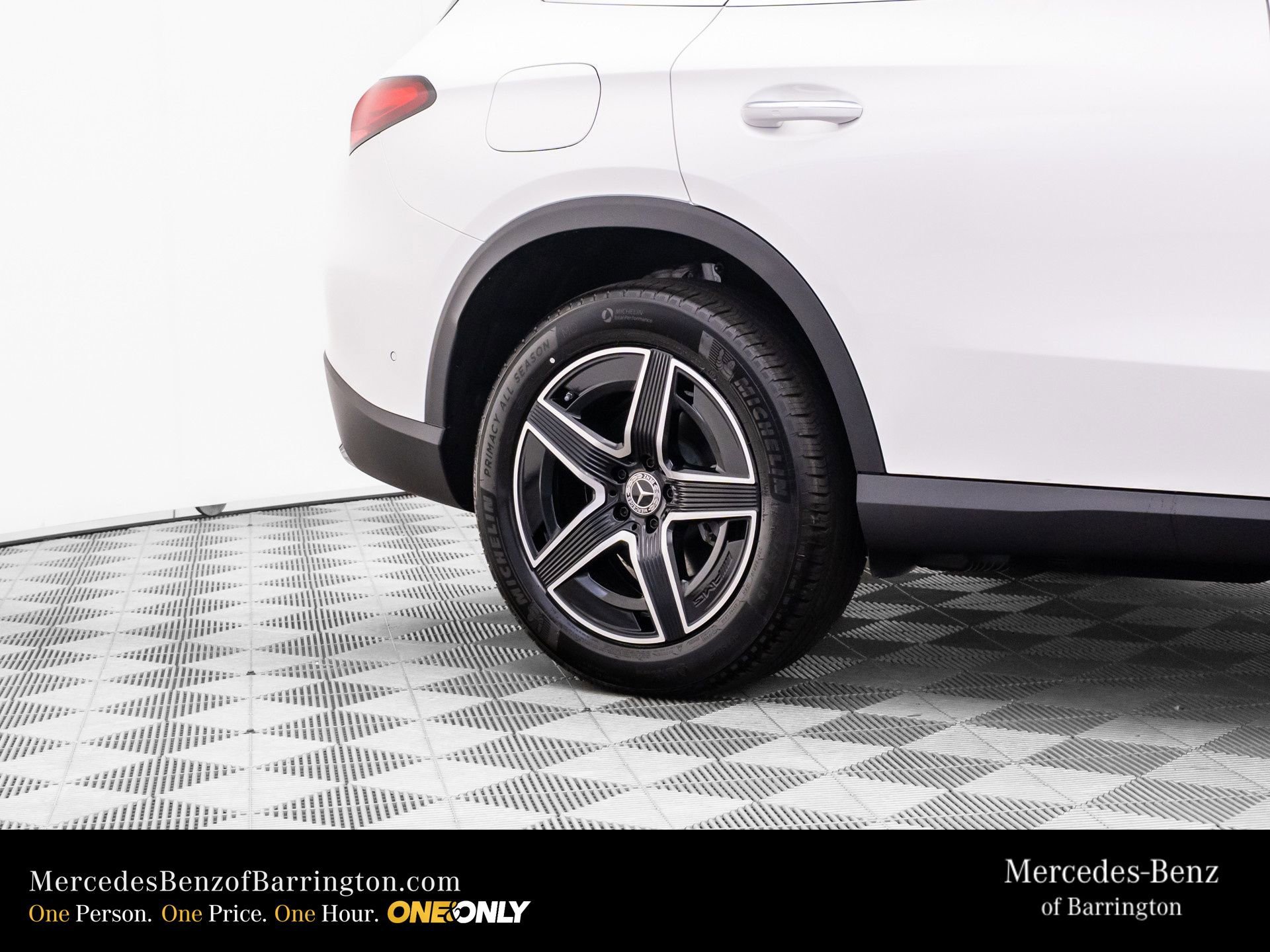 New 2026 Polar White Mercedes-Benz GLC 300 image 80