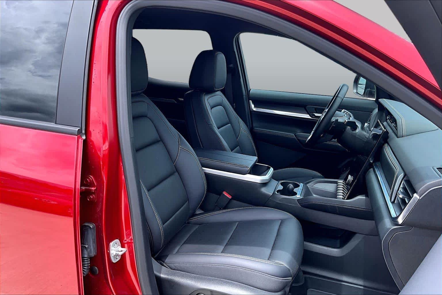 Used 2026 Volcanic Red Tintcoat GMC FWD Elevation image 9