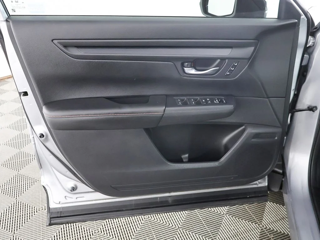 Used 2025 Solar Silver Metallic Honda Sport-L image 24