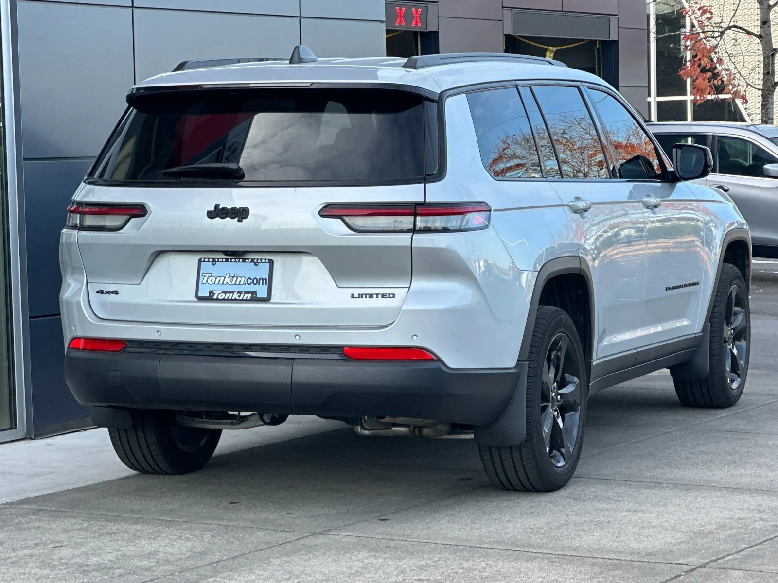 Used 2025 Silver Zynith Jeep Limited image 4