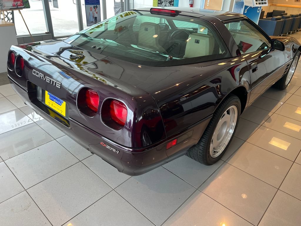 Used 1992 Black-rose Chevrolet NA image 5