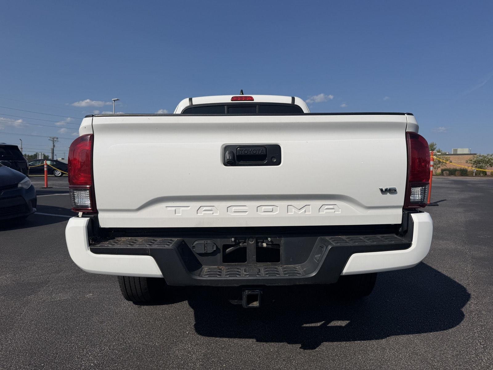 Used 2023 Ice Cap Toyota SR V6 image 6