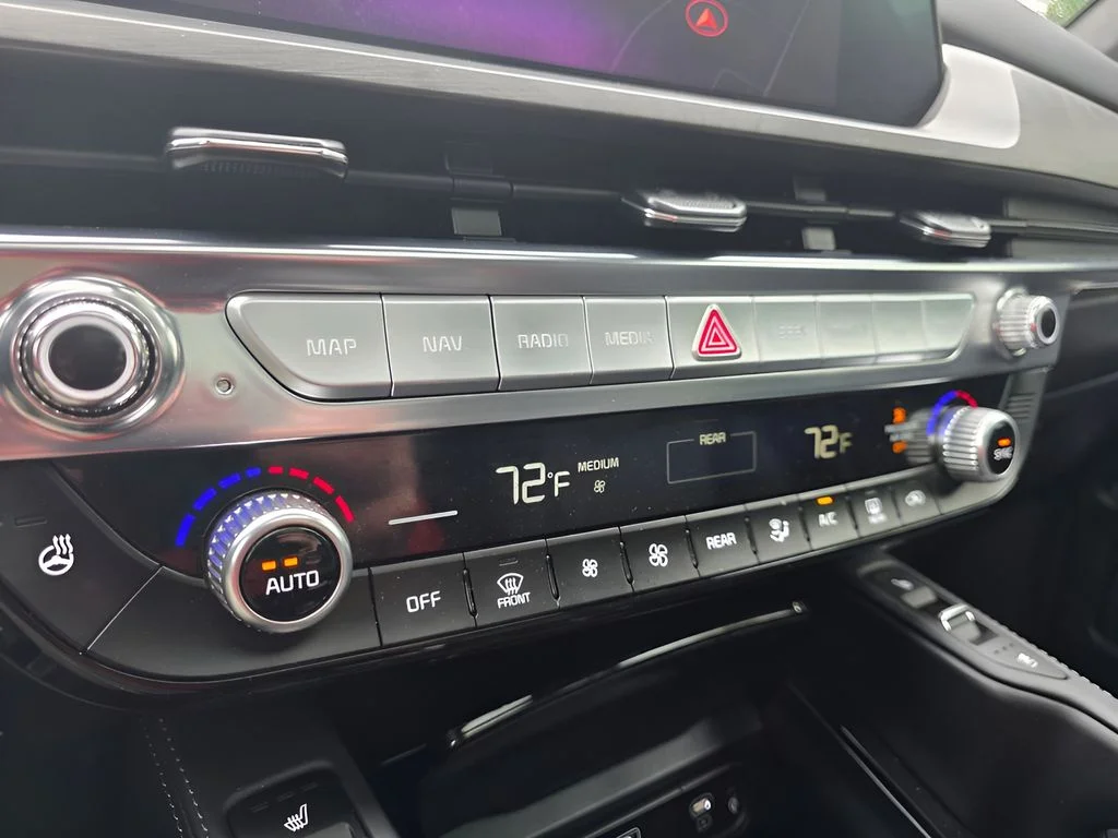 Used 2025 Wolf Gray Kia SX-Prestige X-Line image 31