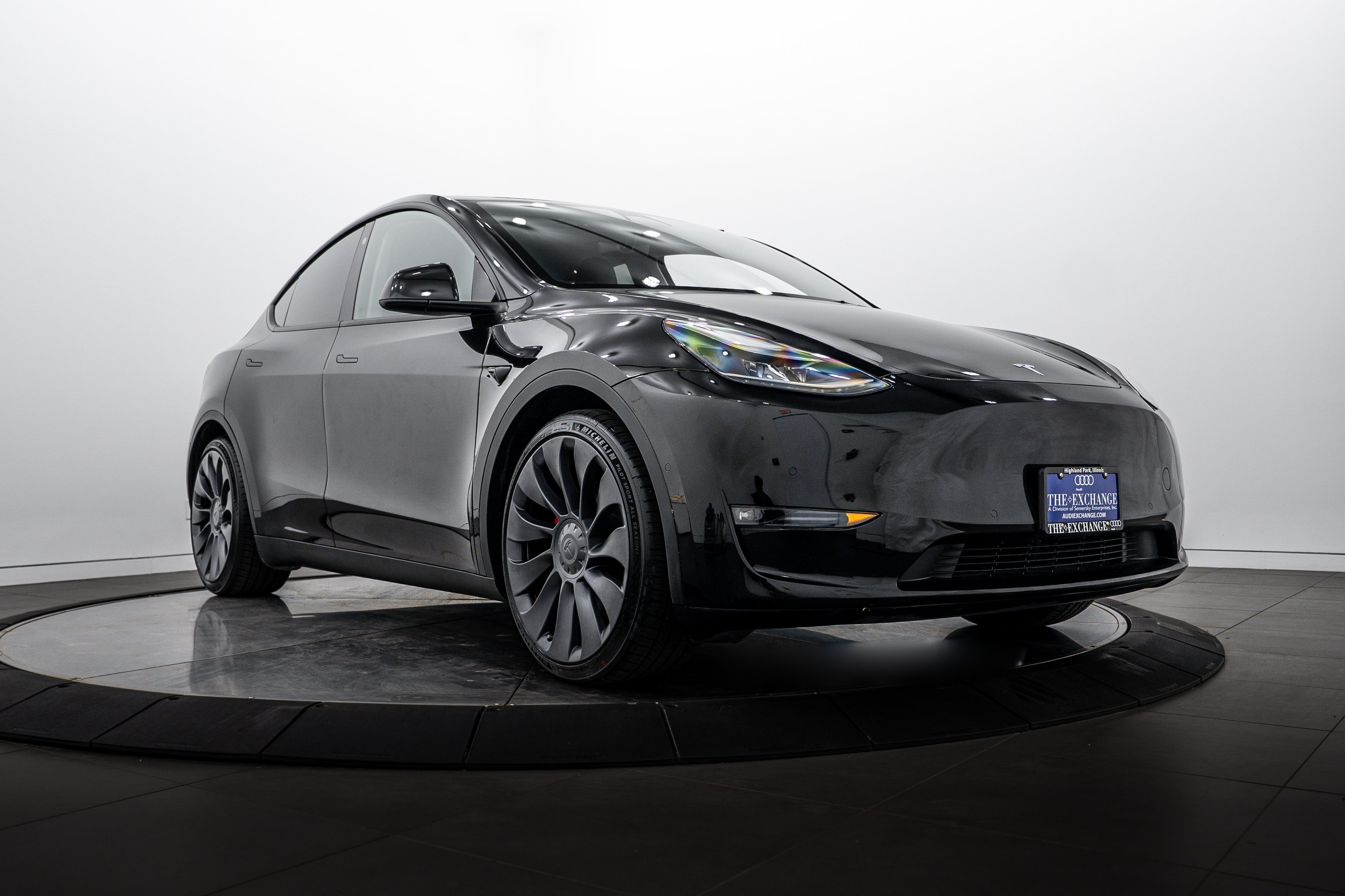 2022 Tesla Model Y's photo