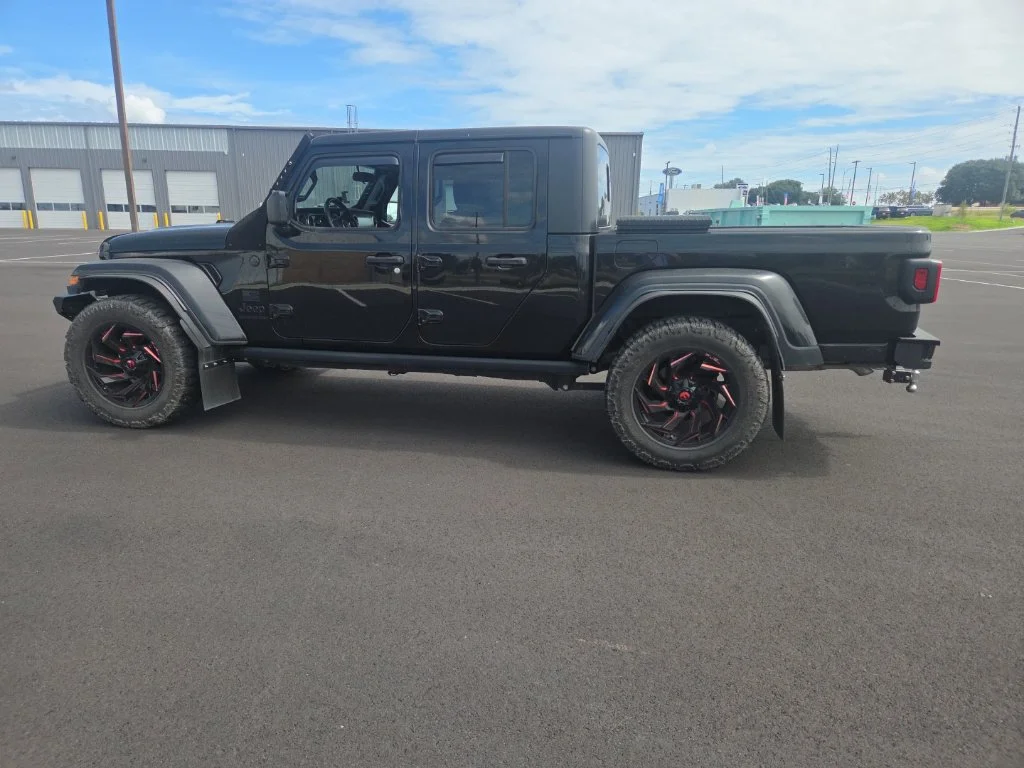 Used 2023 Black Jeep Sport image 9