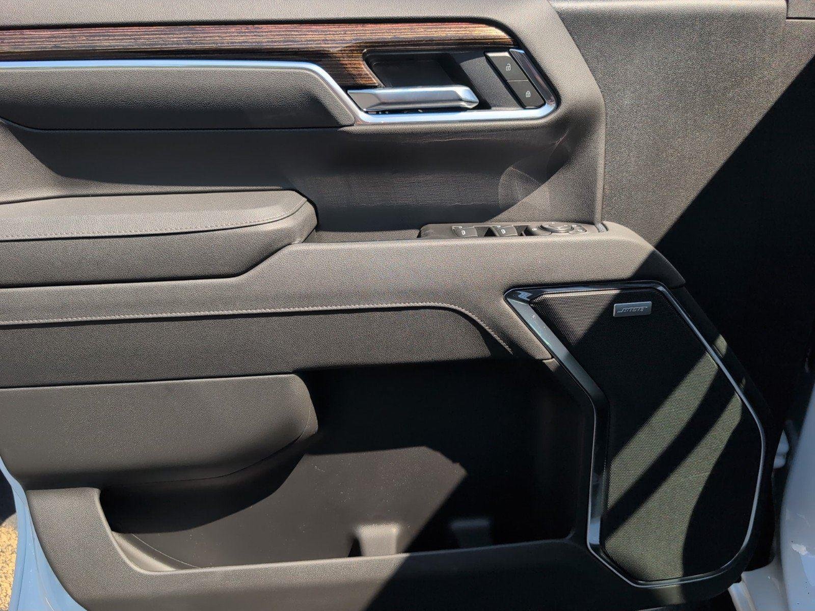 New 2026 Summit White GMC Elevation image 18