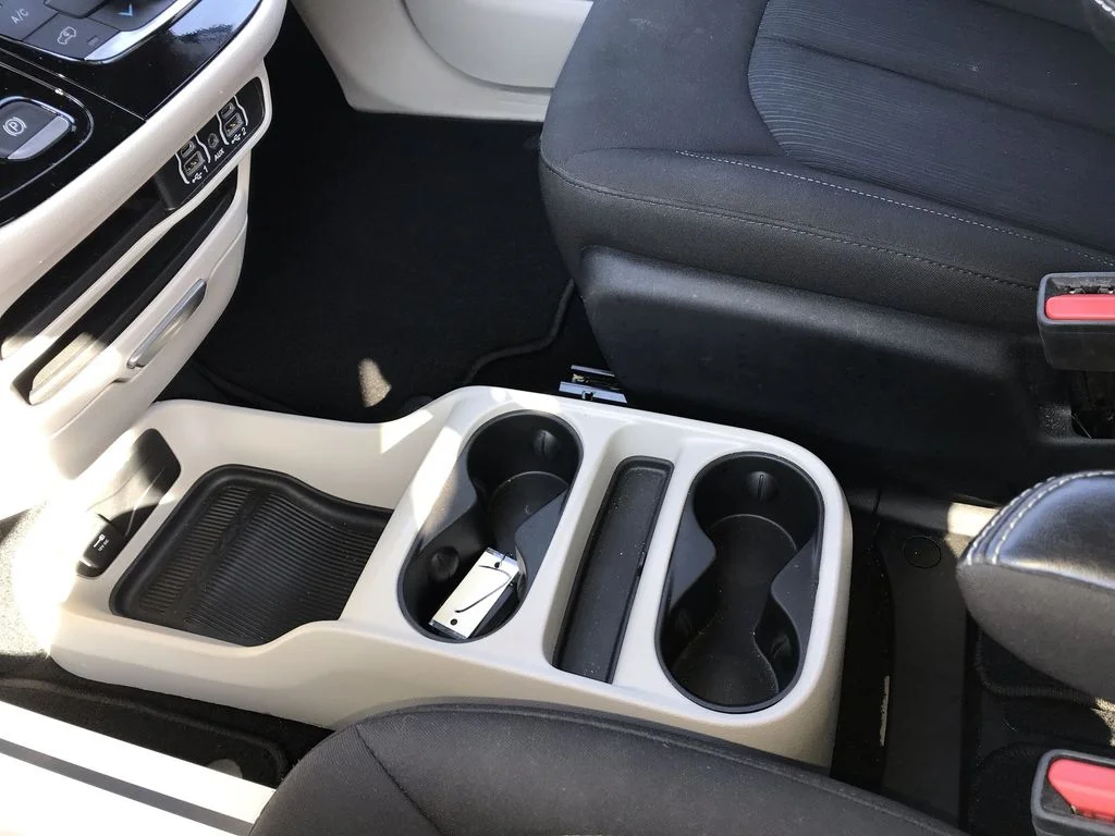Used 2024 Silver Chrysler LX image 20