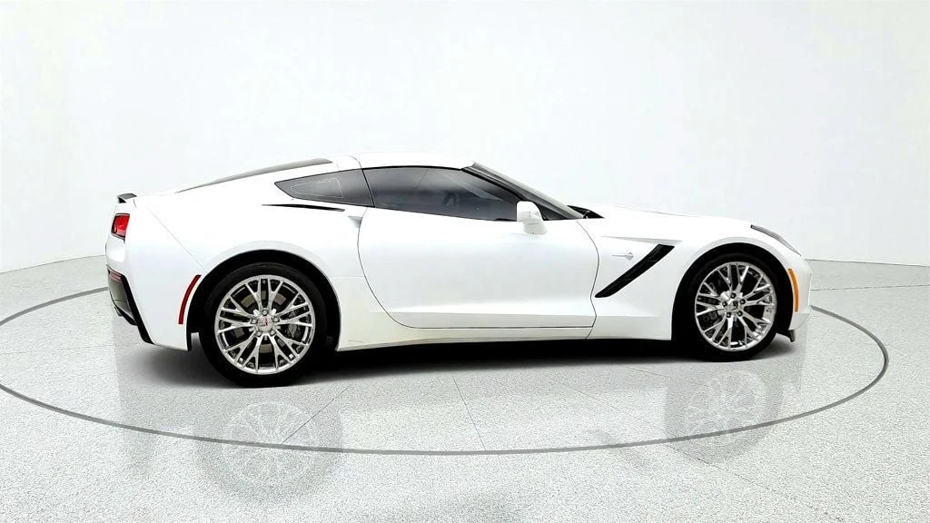 Used 2015 Arctic White Chevrolet 2dr Stingray Coupe w/1LT w/ 8-Speed Auto image 4
