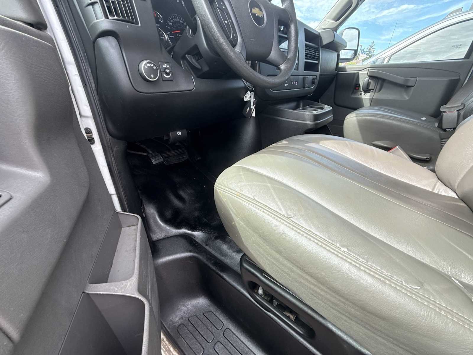 Used 2019 SUMMIT WHITE Chevrolet Work Van image 28