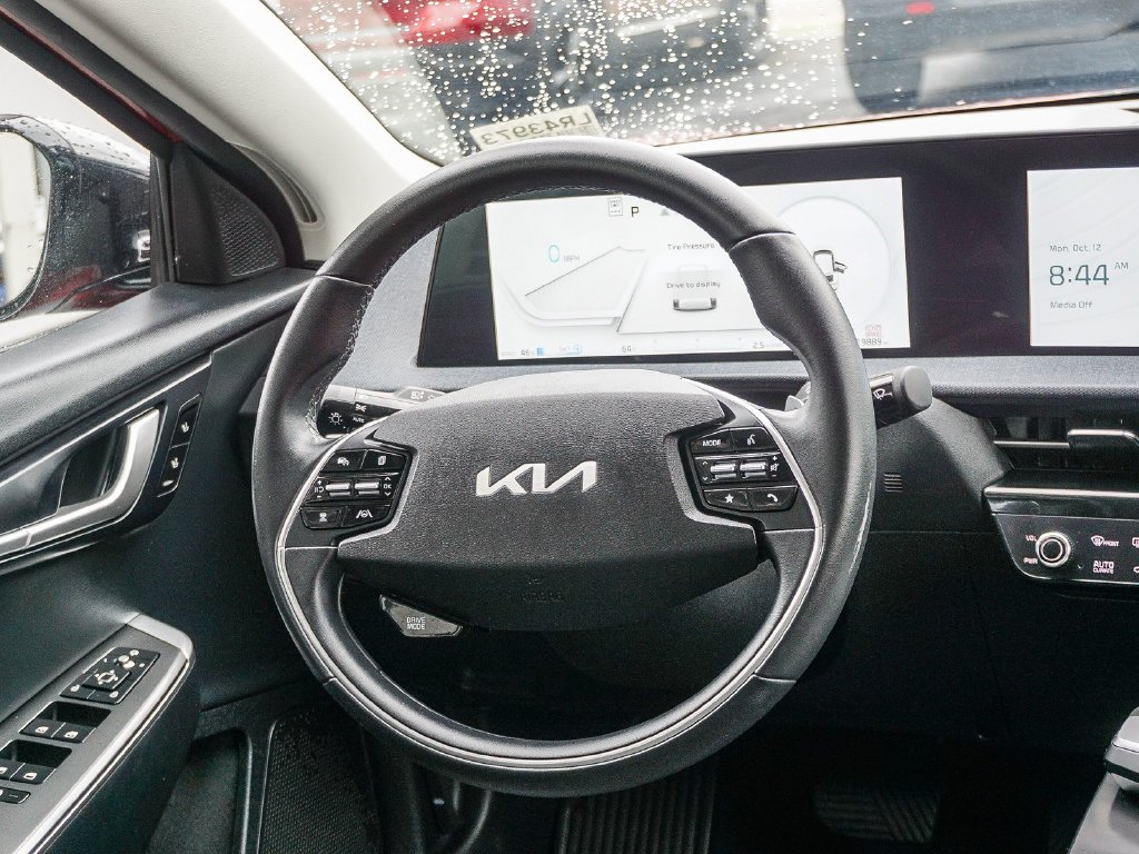 Used 2024 Red Kia Light image 17
