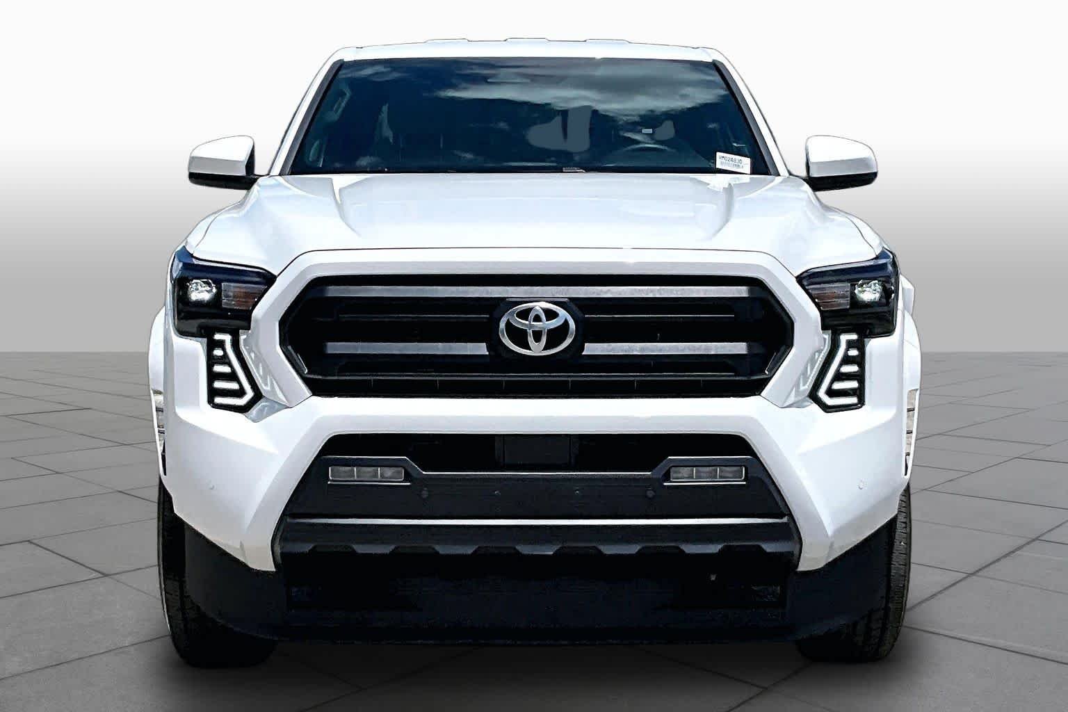 Used 2024 Ice Cap Toyota SR5 image 4