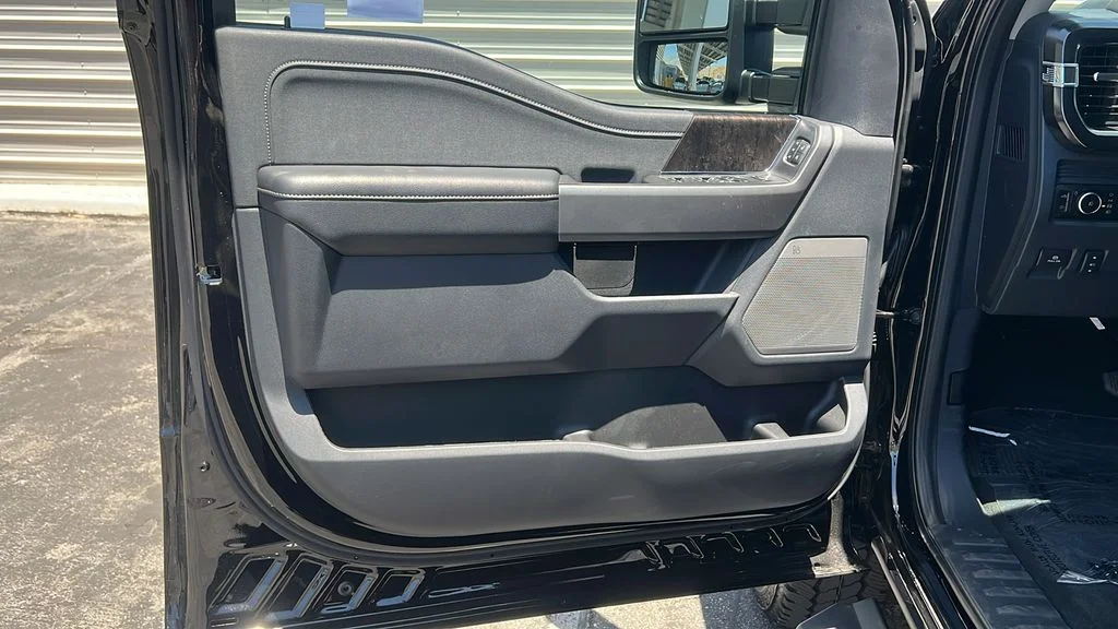 New 2026 Agate Black Metallic Ford F-250® Lariat® image 13