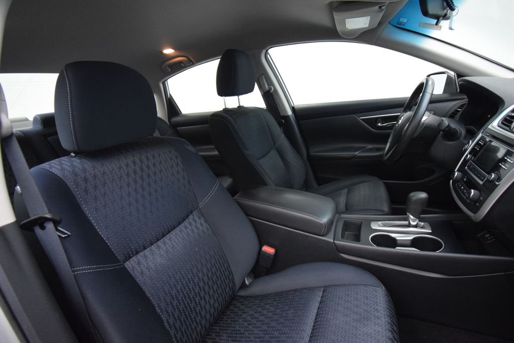 Used 2016 Silver Nissan 2.5 SV image 12