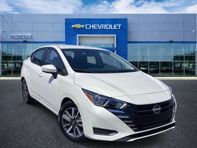 2023 Nissan Versa SV