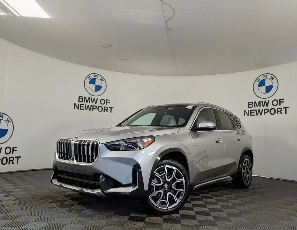 New 2026 Silver BMW xDrive28i image 1