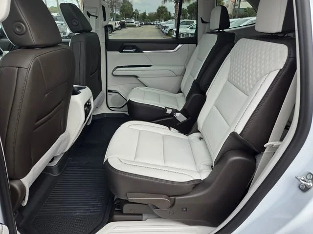 2026 GMC Acadia Denali - Photo 7