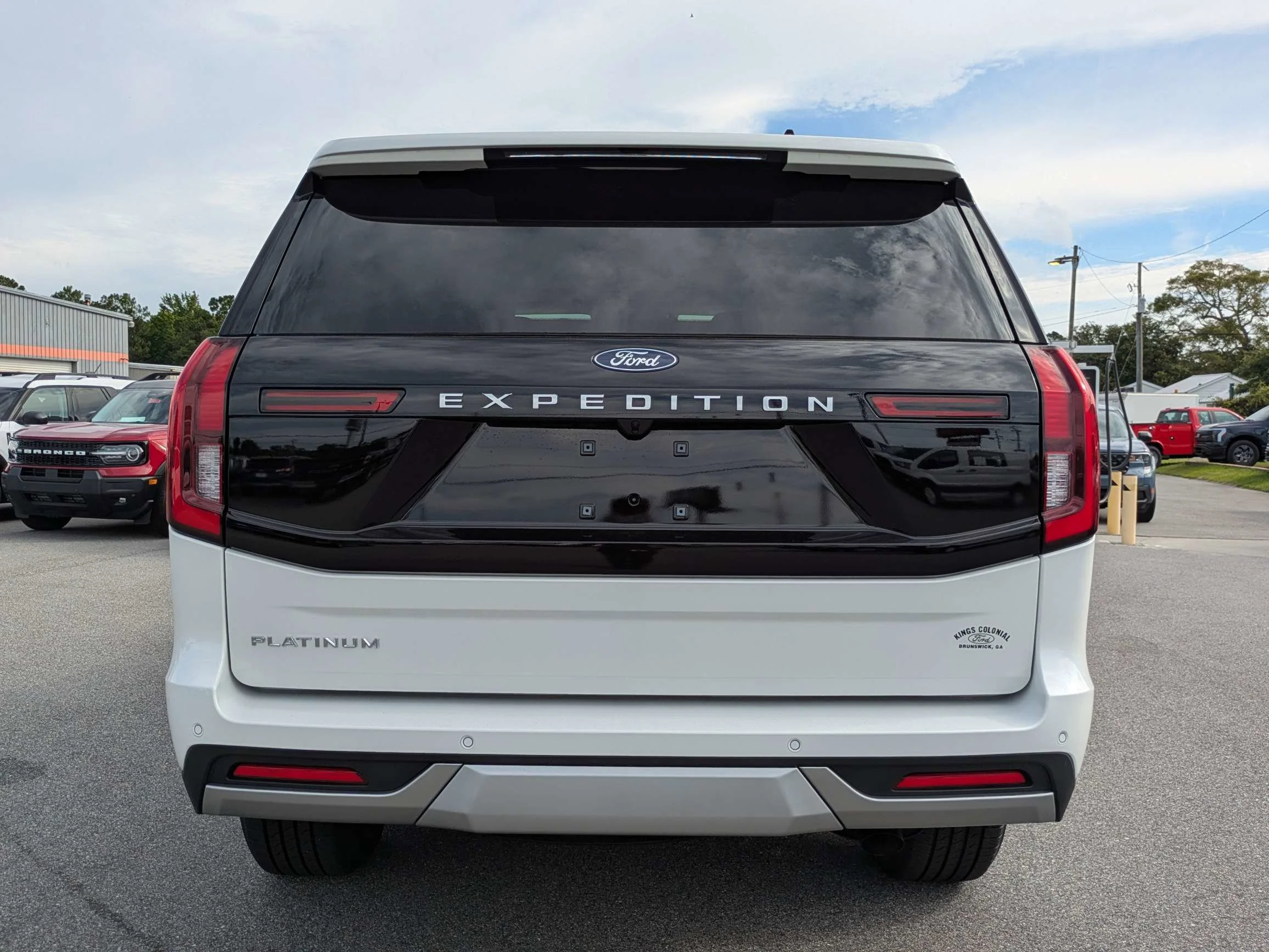 New 2026 Star White Metallic Tri-Coat Ford Platinum® image 5