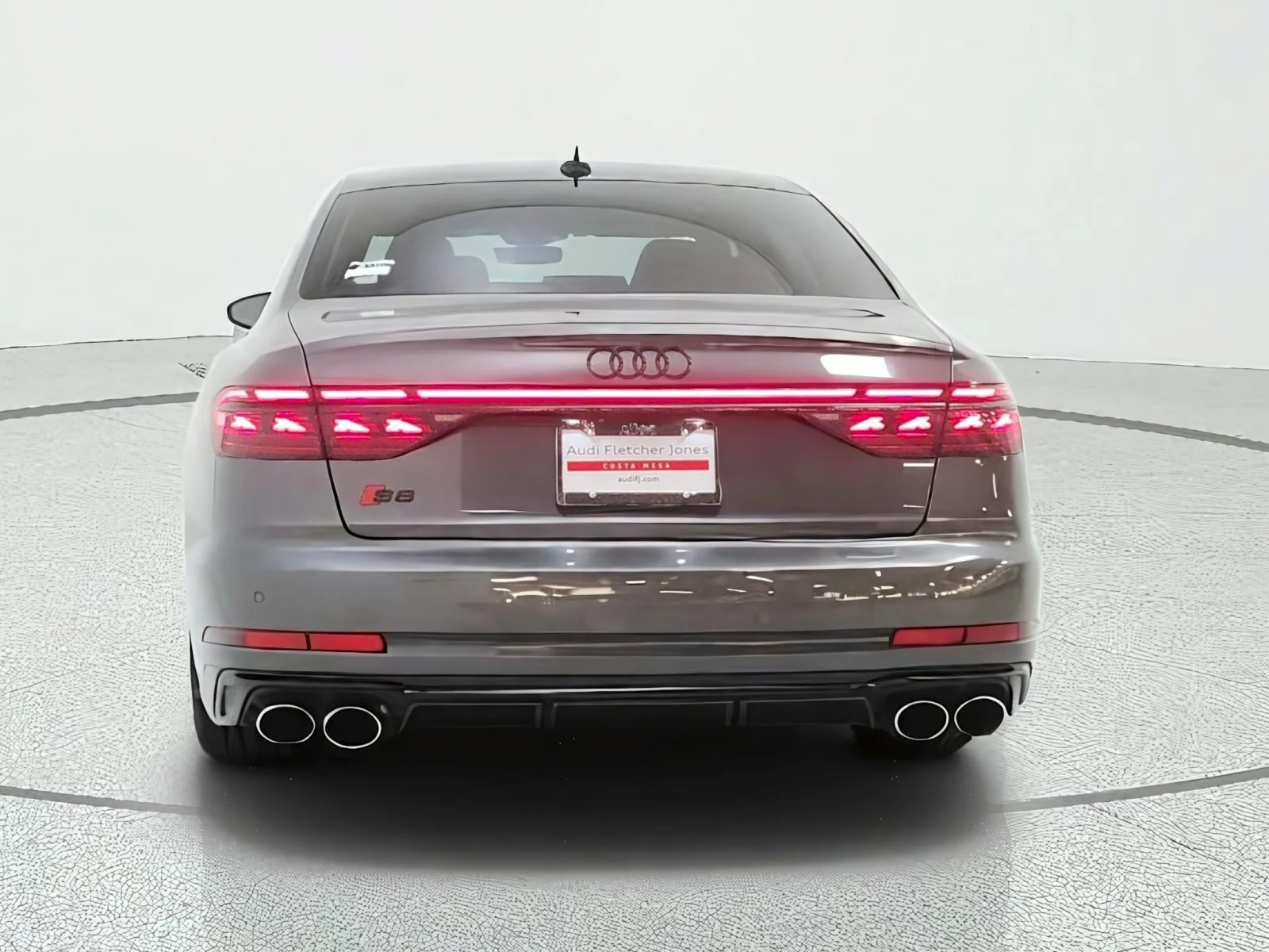 Used 2024 Daytona Gray Pearl Effect Audi 4.0 TFSI image 6