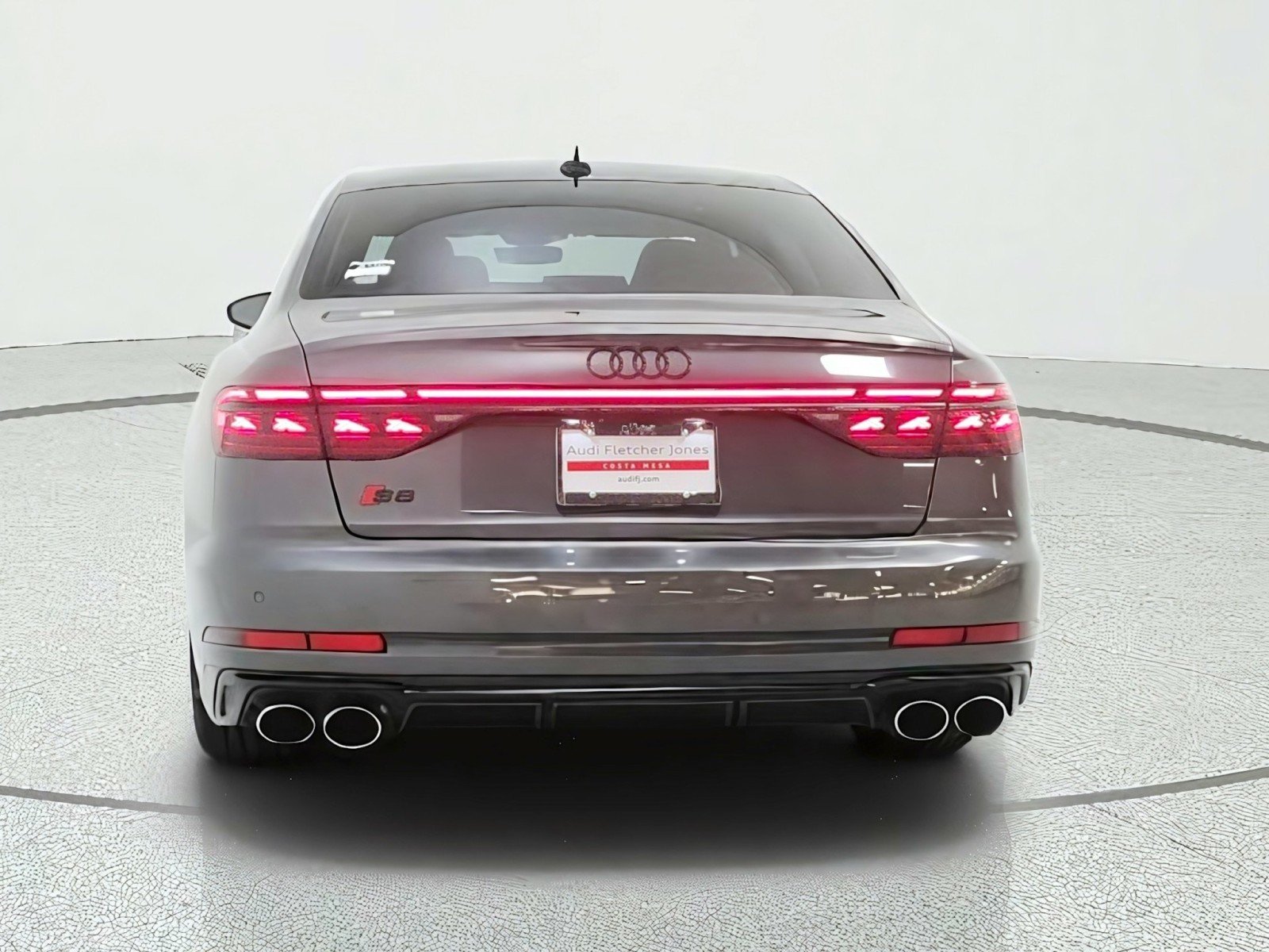 Used 2024 Daytona Gray Pearl Effect Audi 4.0 TFSI image 6