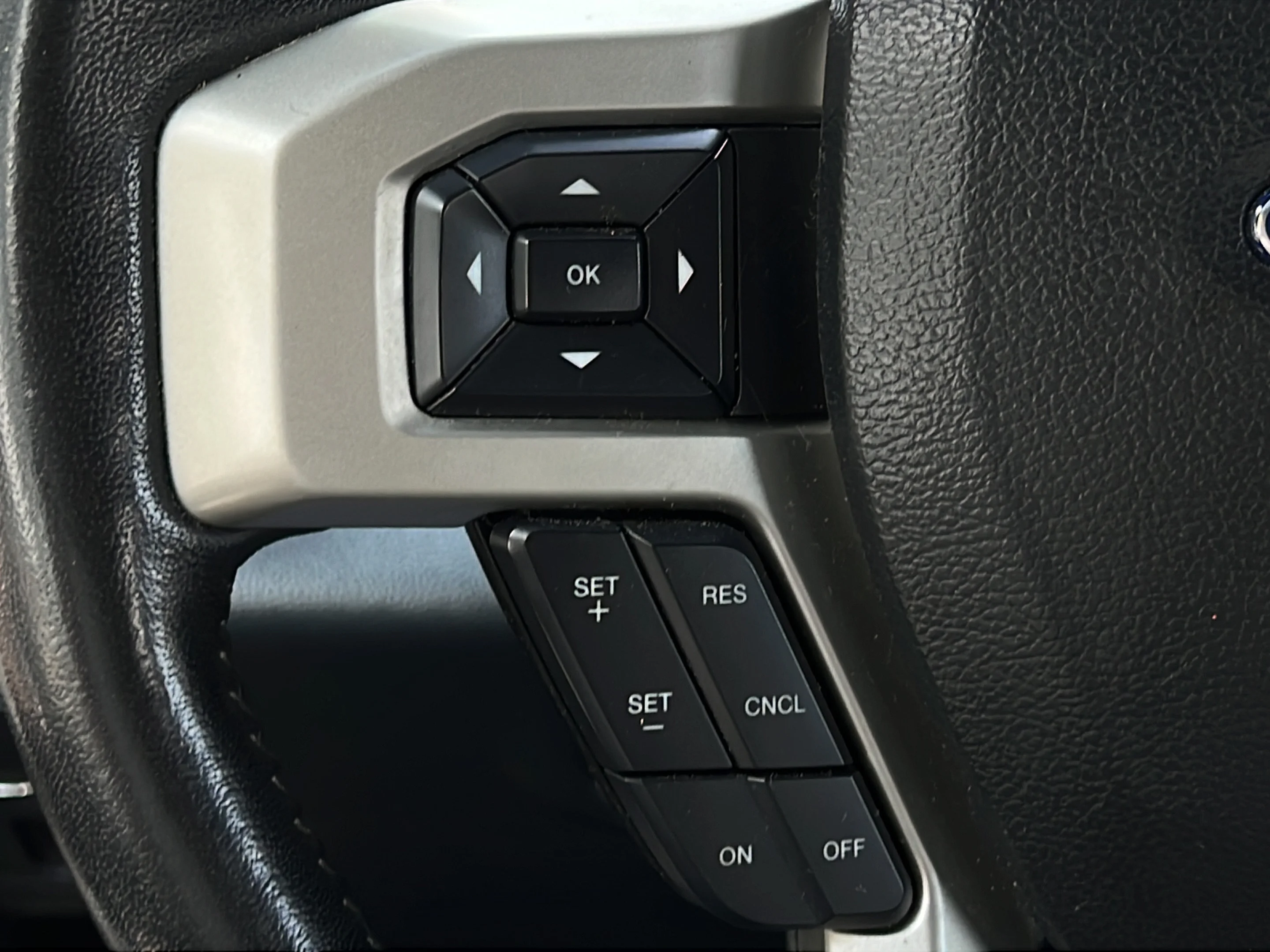 Used 2022 Stone Gray Metallic Ford LARIAT image 22
