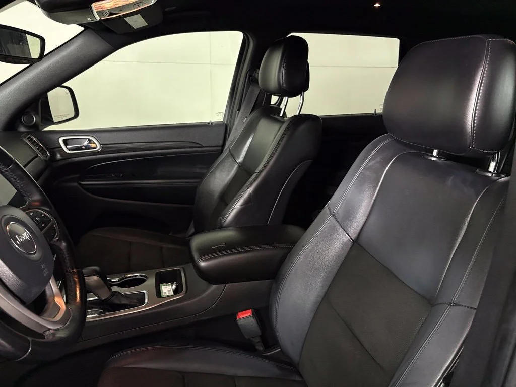 Used 2021 Silver Jeep Laredo X image 18