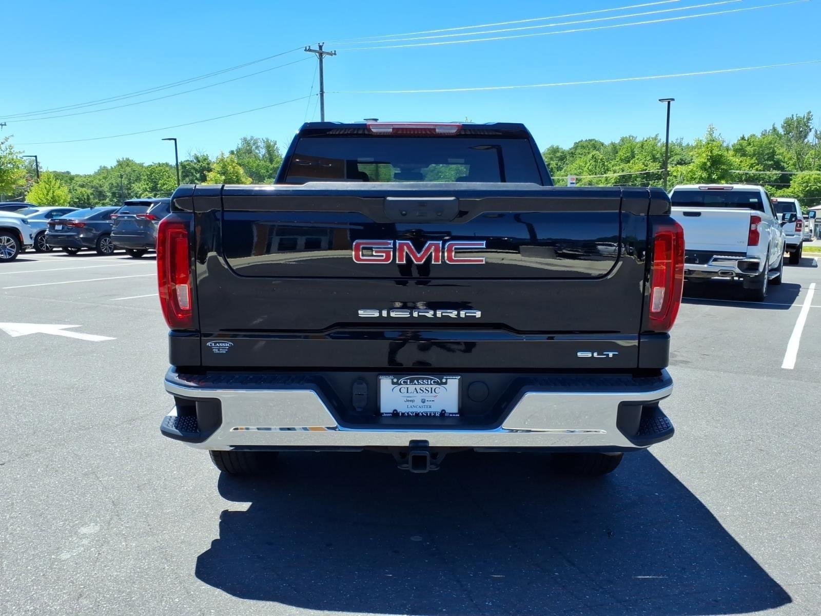 Used 2025 Onyx Black GMC SLT image 17
