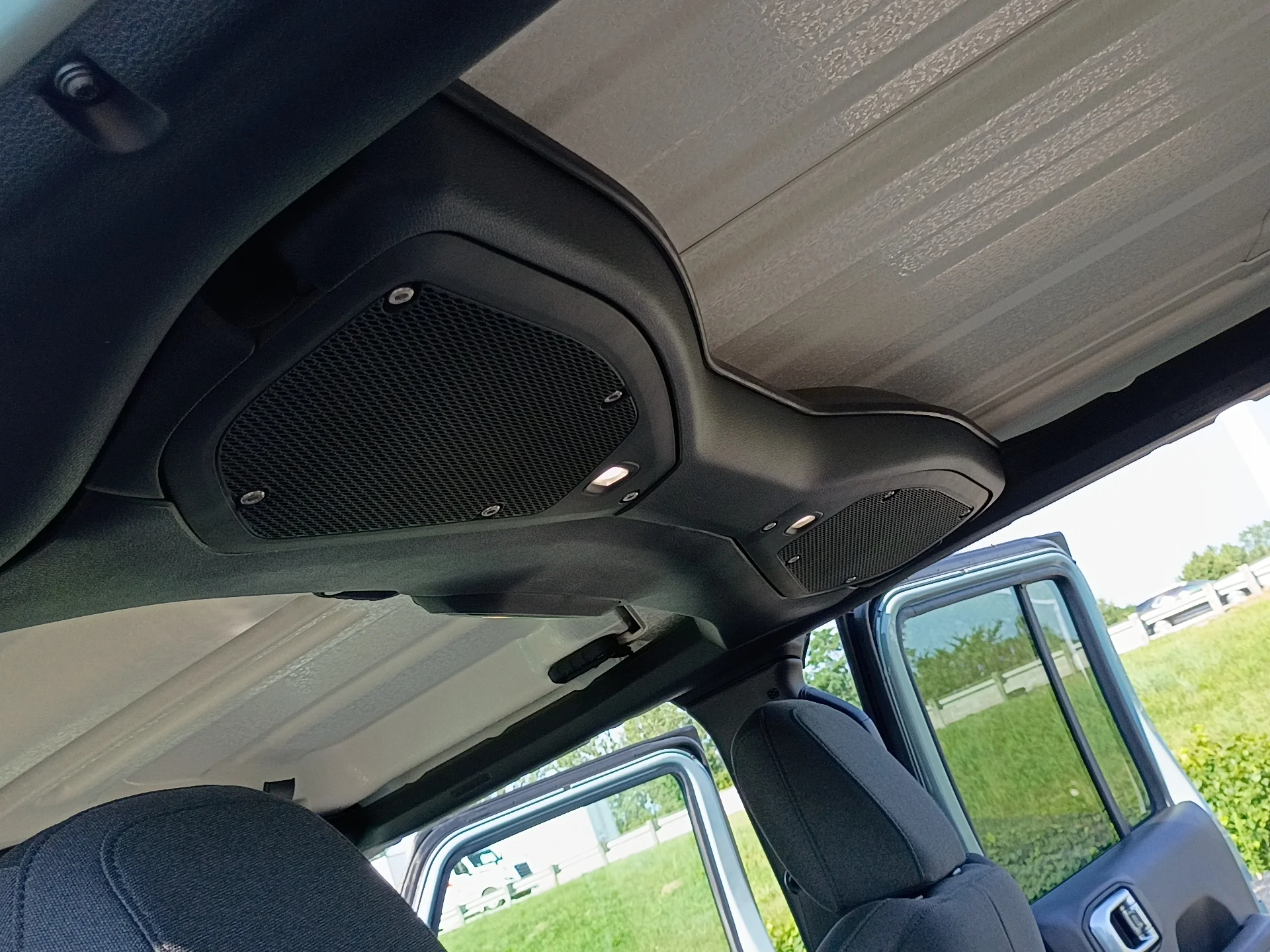 Used 2024 Earl Clear Coat Jeep Sport S image 14