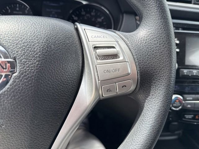 Used 2016 White Nissan SV image 32