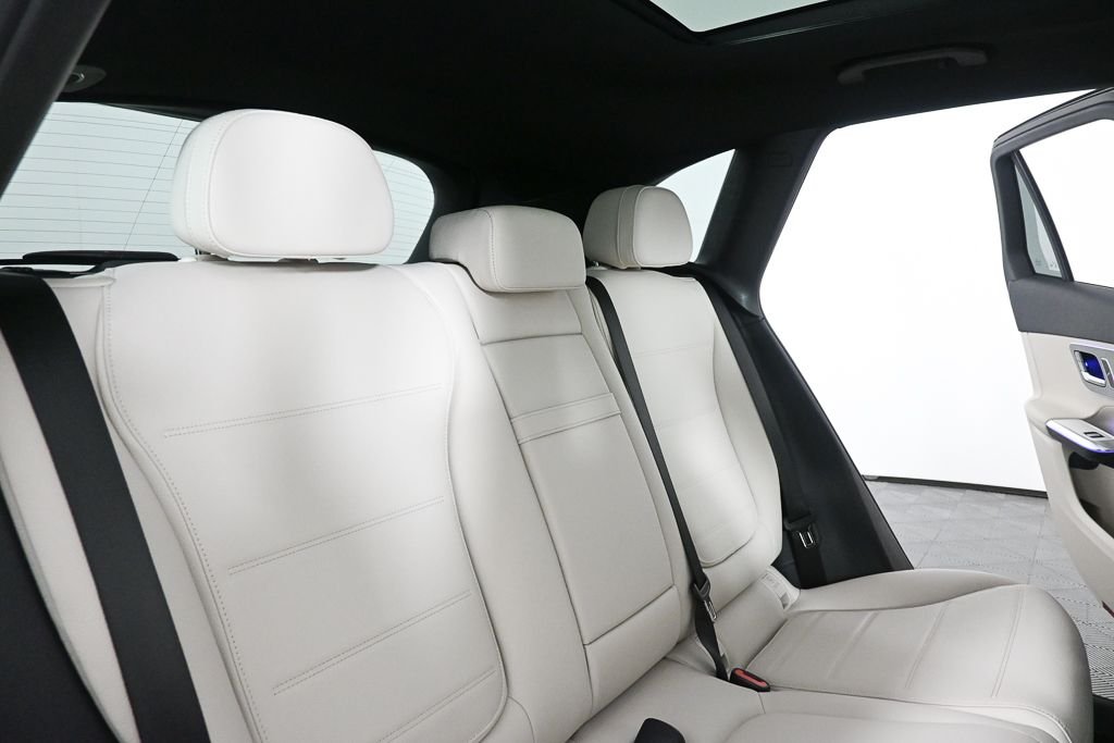New 2026 Polar White Mercedes-Benz GLC 300 image 20