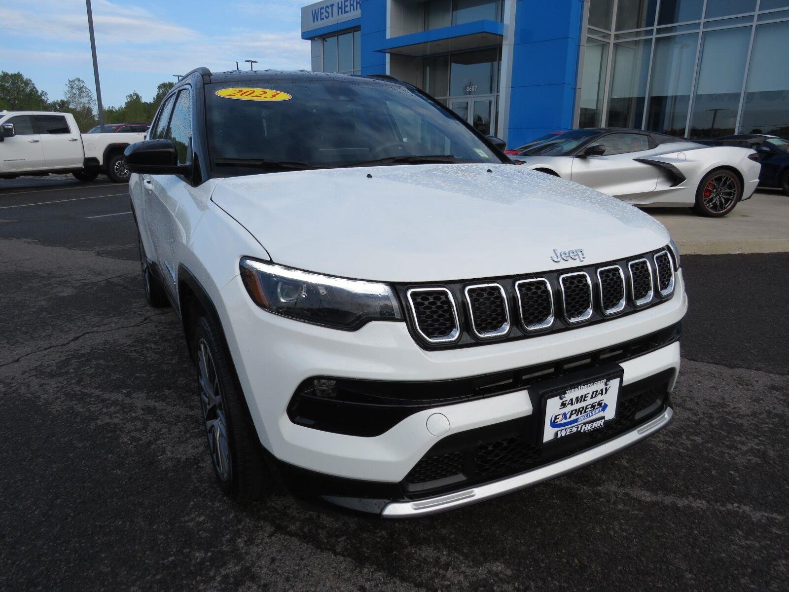 Used 2023 Bright White Clearcoat Jeep Limited image 3