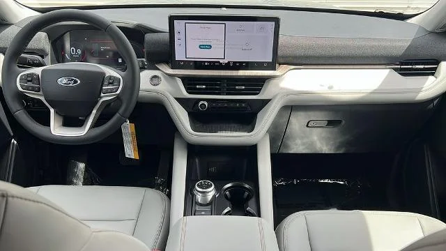 New 2026 Vapor Blue Metallic Ford Active image 31