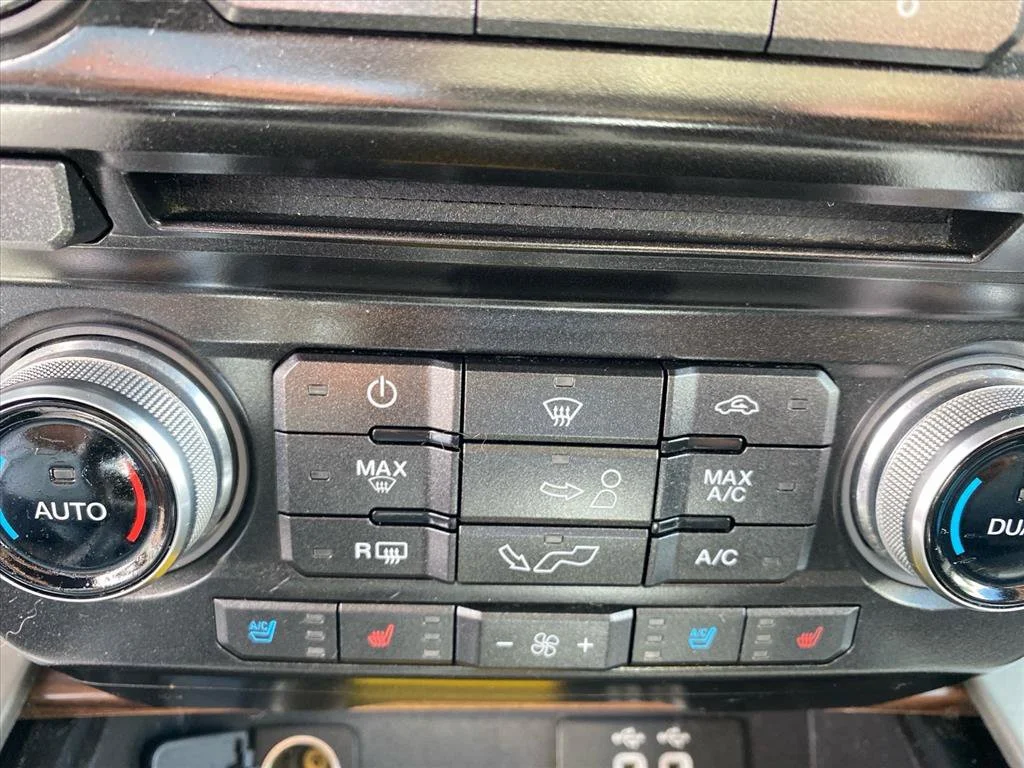 Used 2016 Blue Ford Lariat image 15
