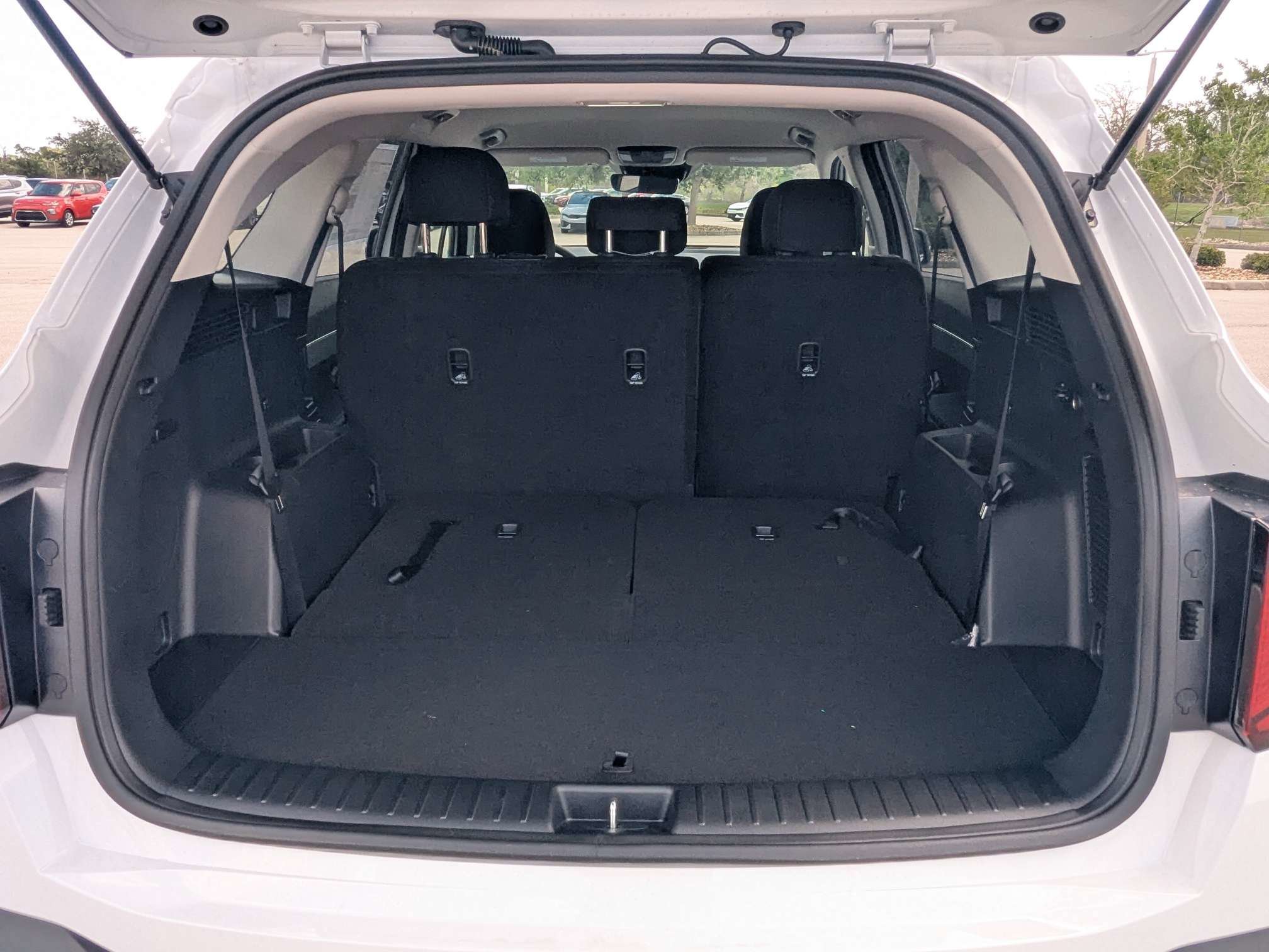 New 2026 Glacial White Kia LX image 14