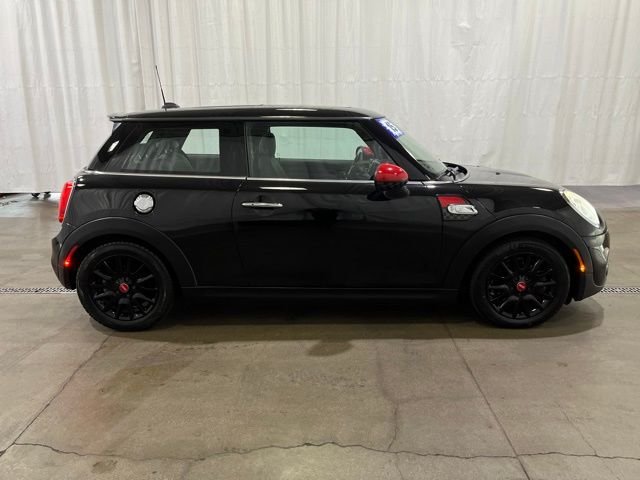 Used 2015 MINI Cooper S with VIN WMWXP7C51F2A34231 for sale in Grants Pass, OR