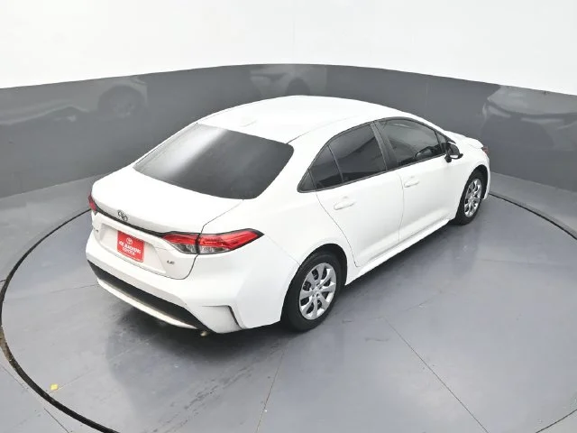 Used 2021 White Toyota LE image 29